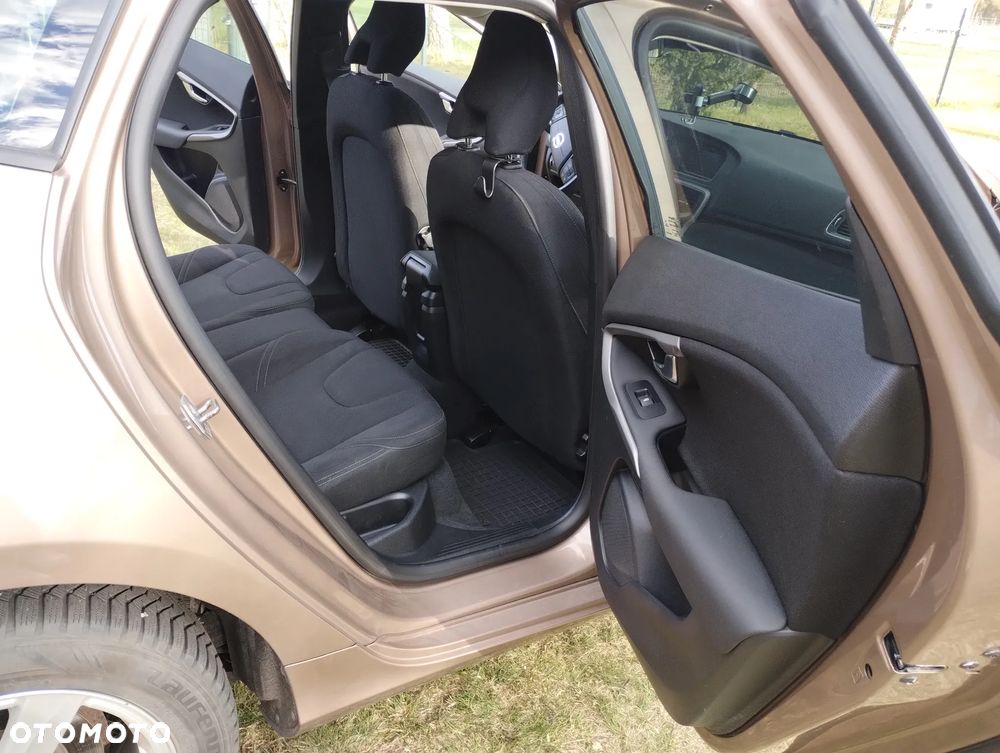 Volvo V40 - 9