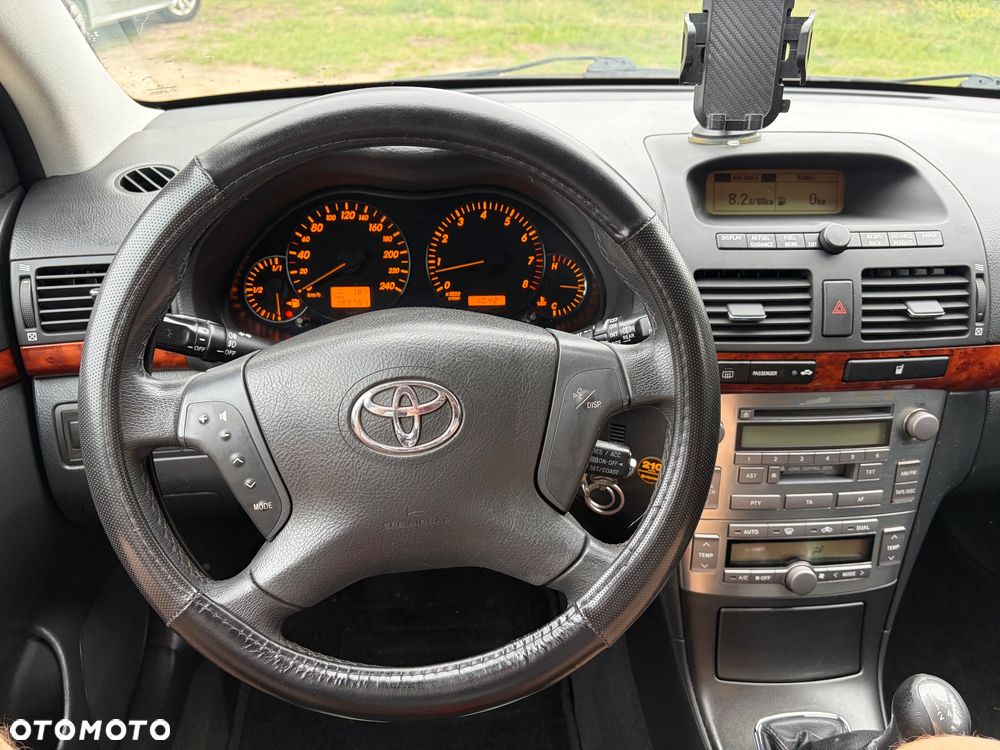 Toyota Avensis 2.0 VVT-i Sol - 2