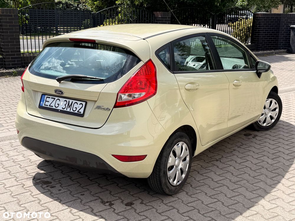 Ford Fiesta 1.25 Ambiente EU5 - 5