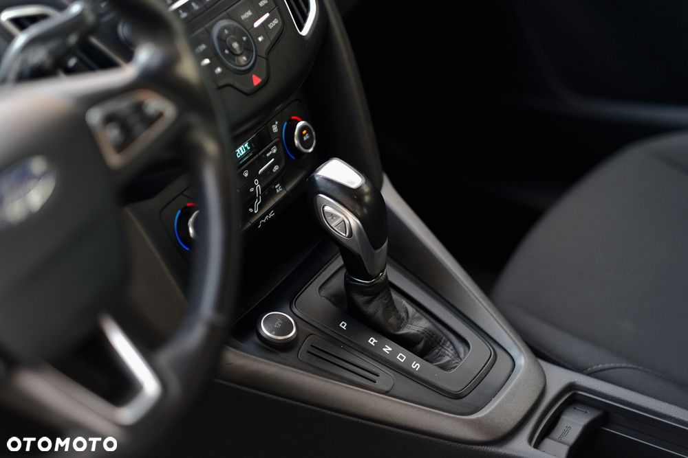 Ford Focus 1.6 Trend Sport PowerShift - 27