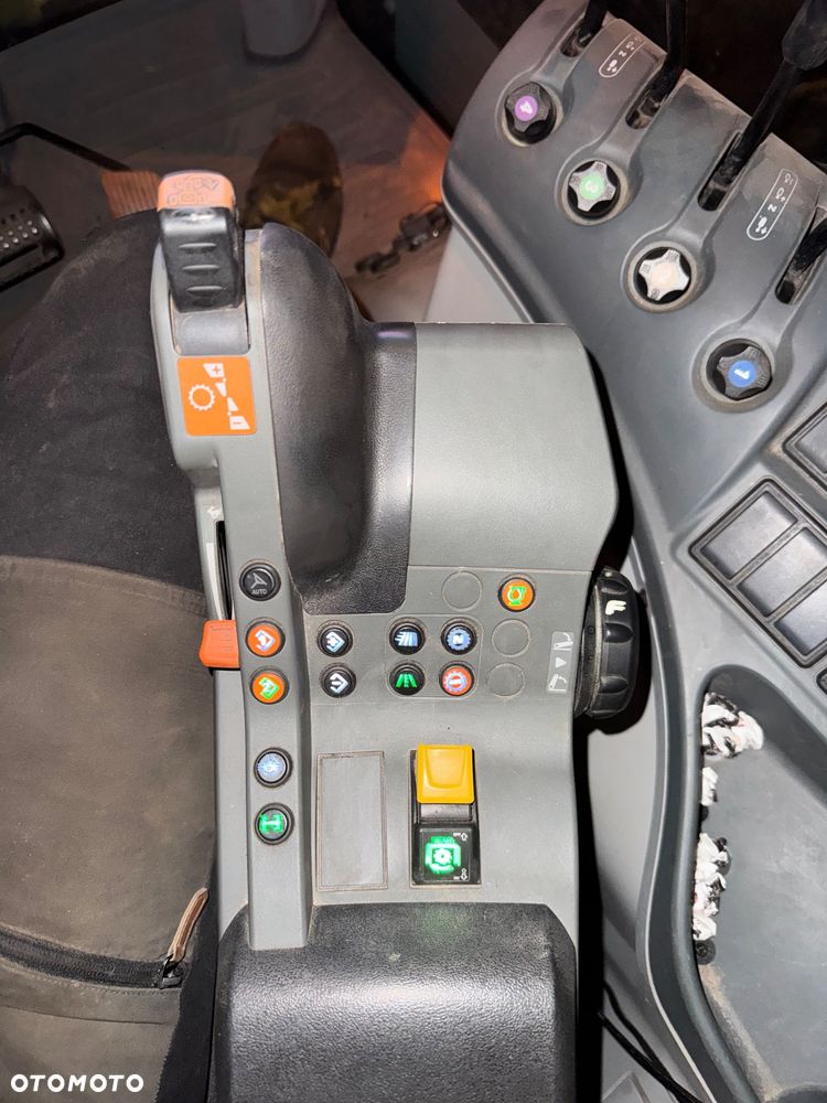 Claas AXION 830 - 10