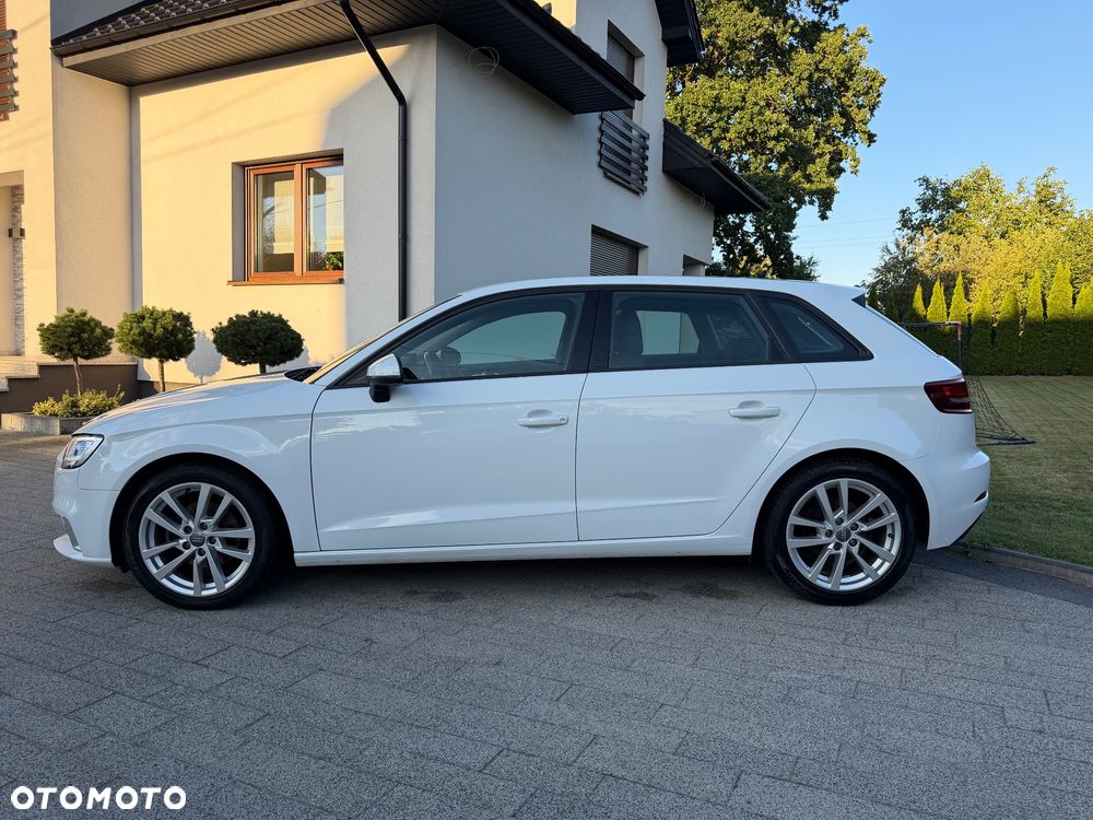 Audi A3 Sportback 1.6 TDI S tronic design - 5