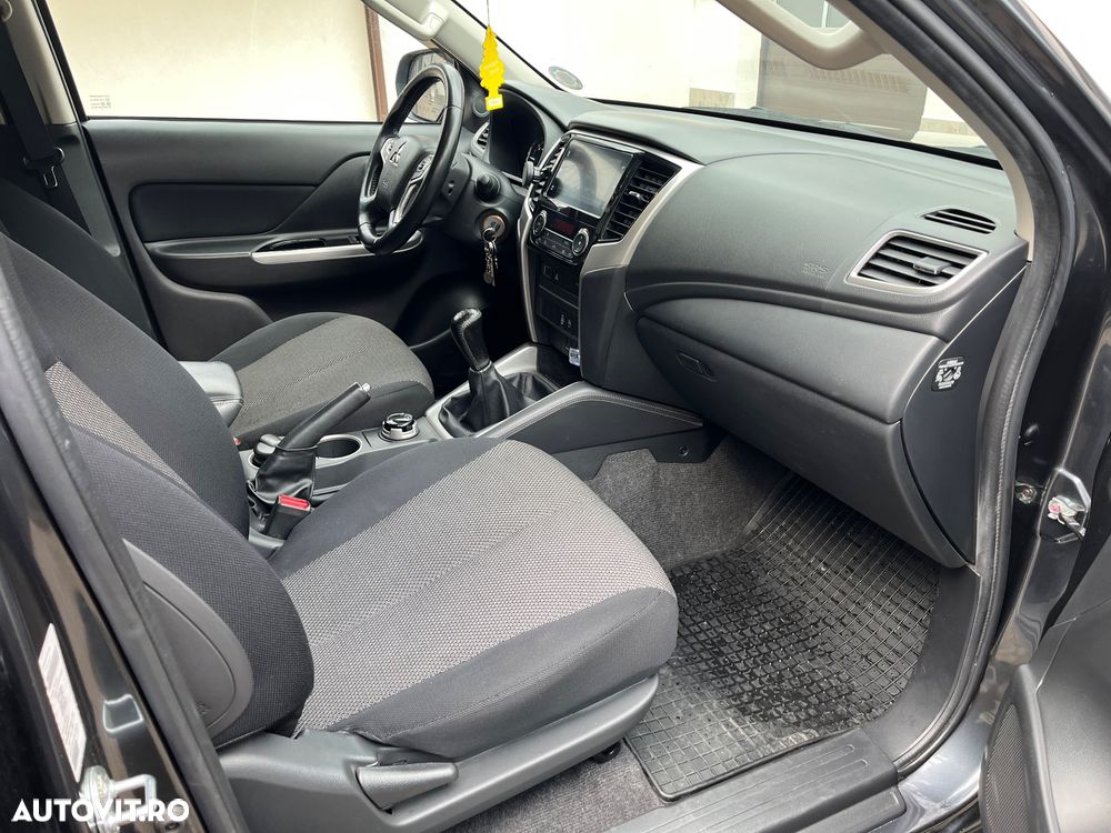 Mitsubishi L200 Pick Up 4x4 S&S Double Cab Select - 11