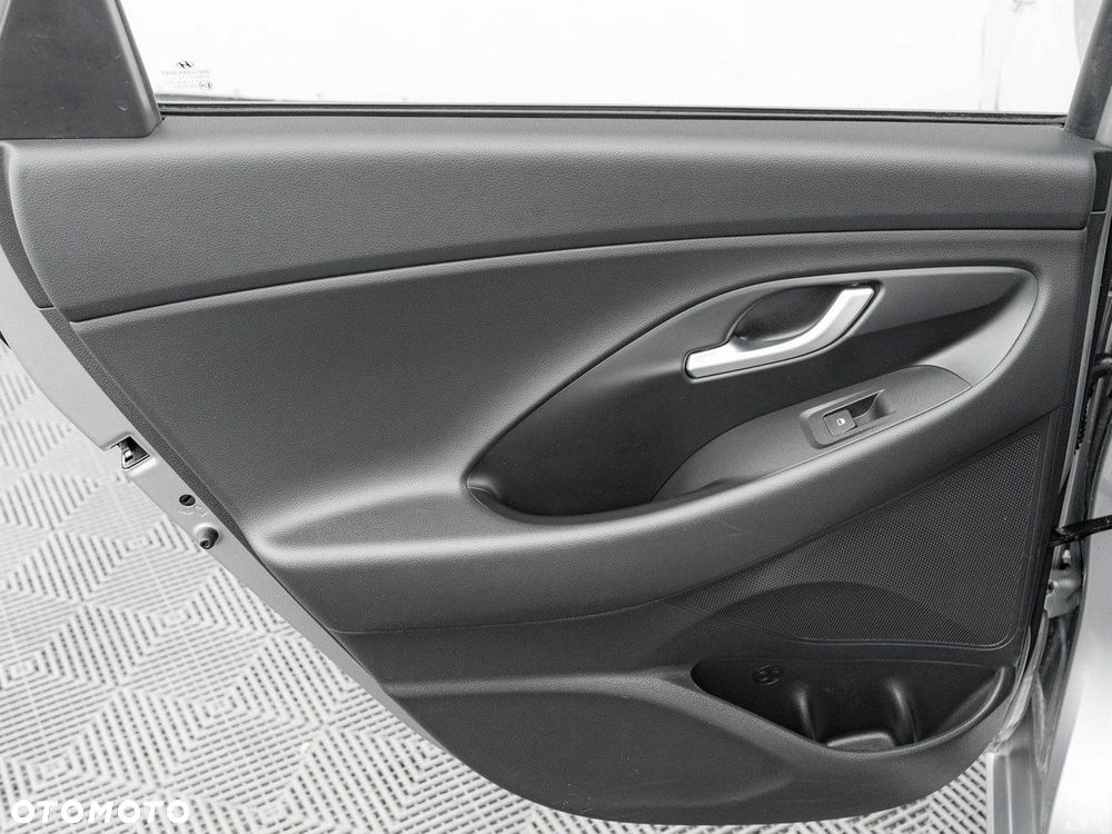 Hyundai i30 1.5 DPI Classic + - 20