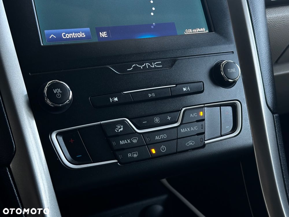 Ford Fusion - 28