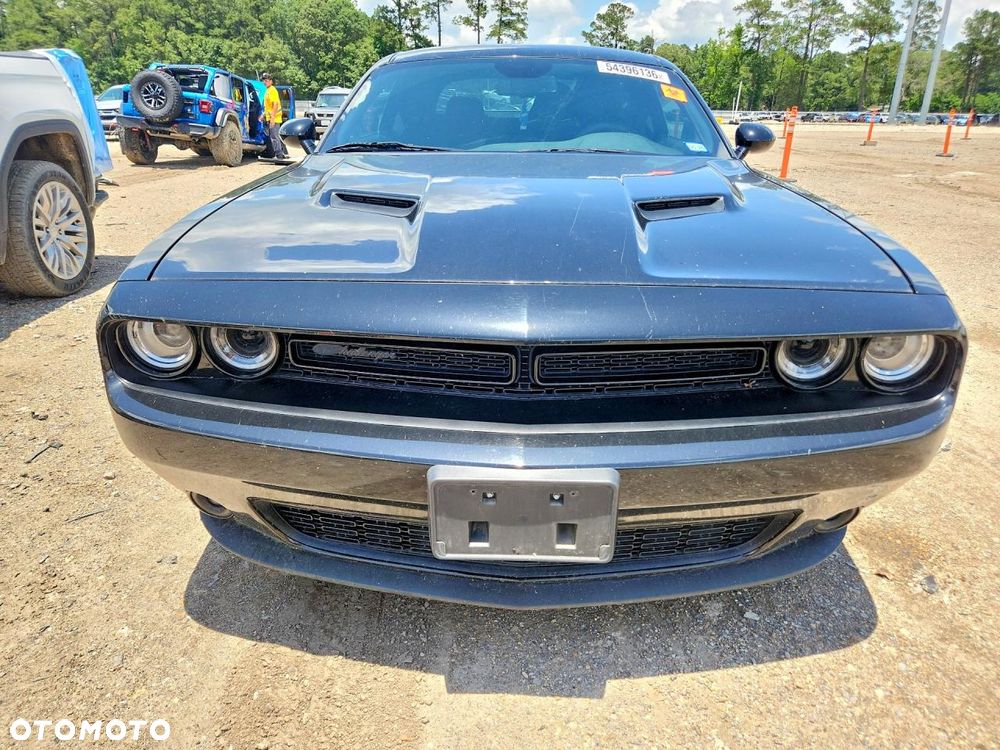 Dodge Challenger - 6