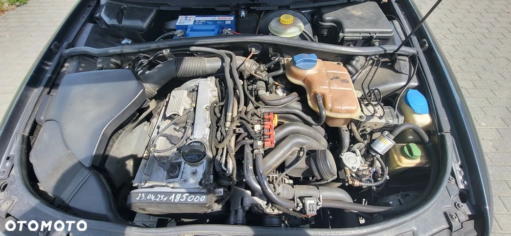 Audi A4 Limousine 1.8 - 25