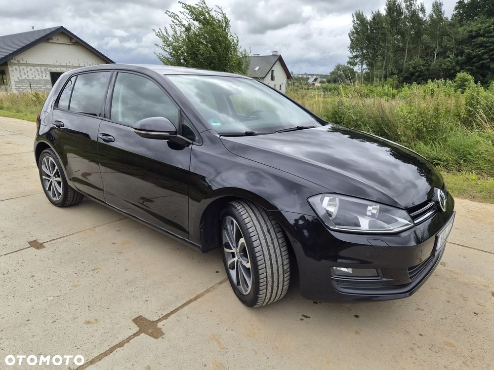 Volkswagen Golf - 2