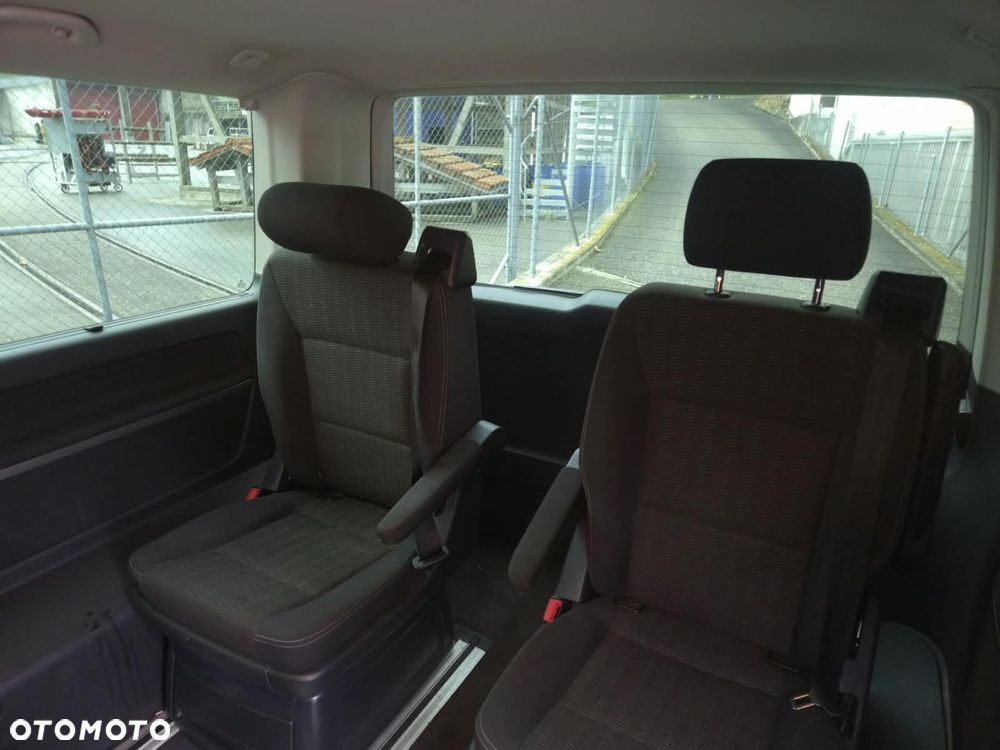 Volkswagen Multivan - 18