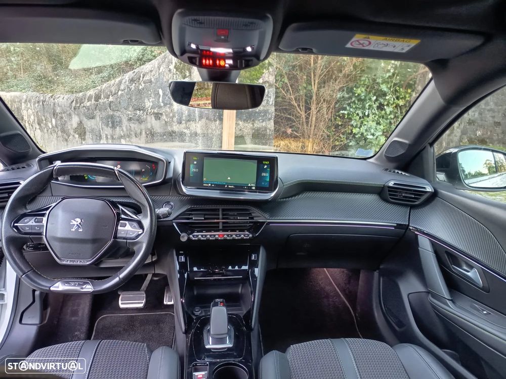 Peugeot e-208 GT - 9