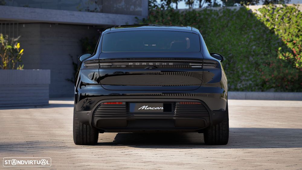 Porsche Macan Electric 4 - 6