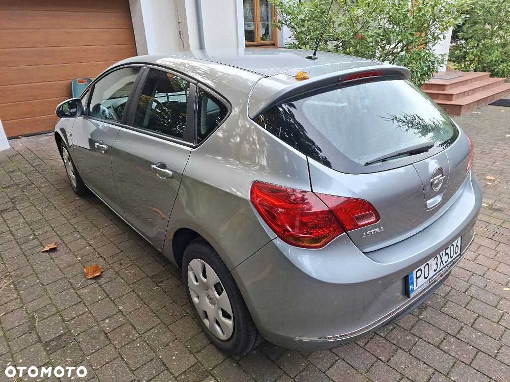 Opel Astra - 4