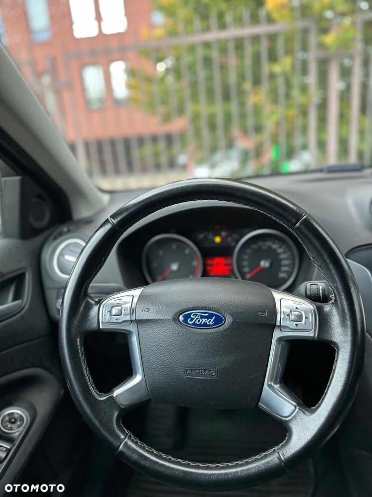 Ford Mondeo - 9