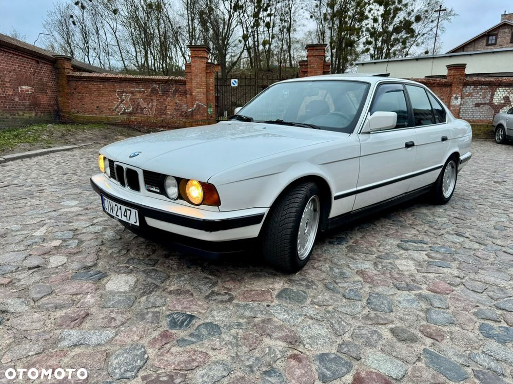 BMW Seria 5 520i - 12