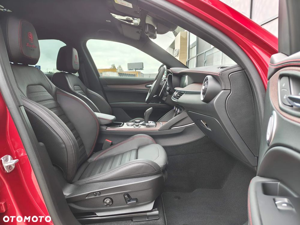 Alfa Romeo Stelvio - 10