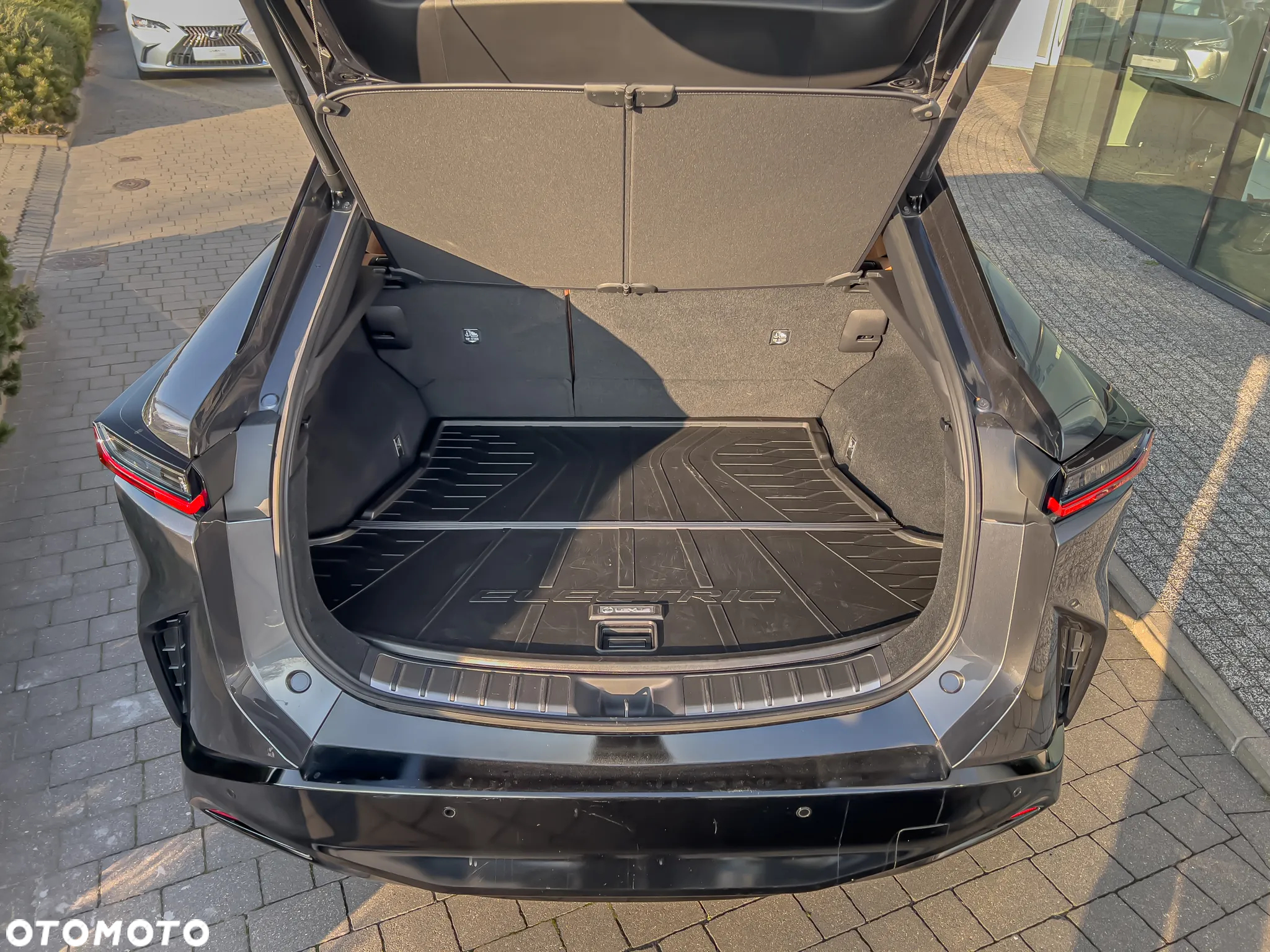 Lexus RZ 450e Omotenashi DIRECT4 - 12