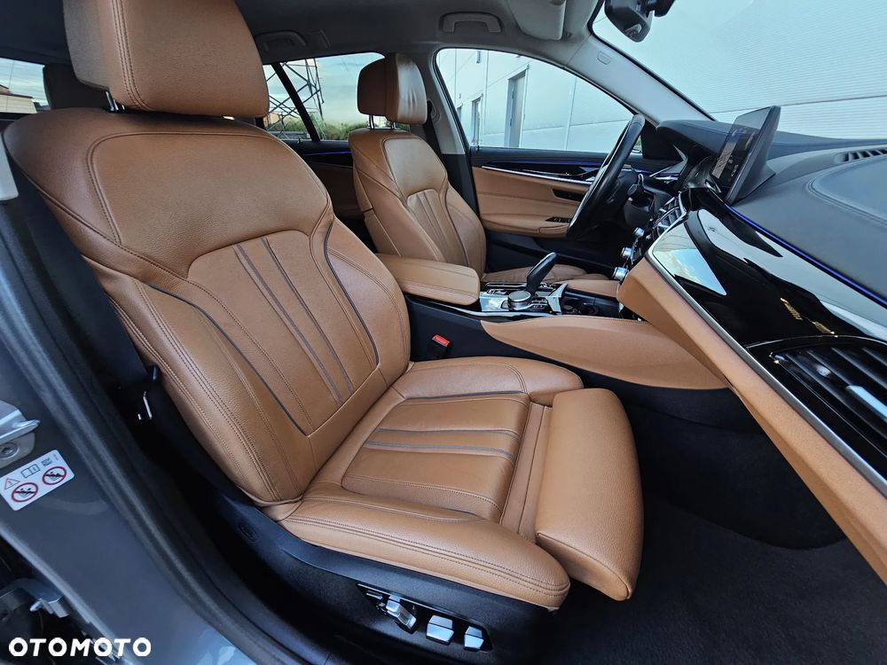 BMW Seria 5 520i GPF Luxury Line sport - 33