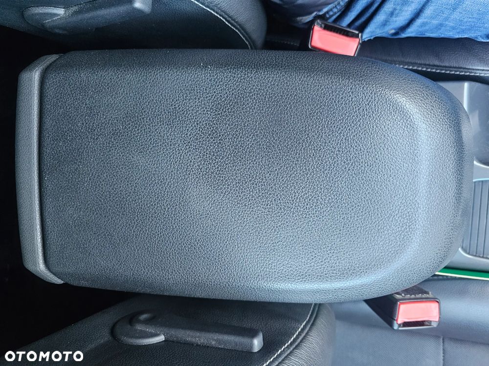 Ford Kuga 2.0 TDCi 4x4 Titanium - 16