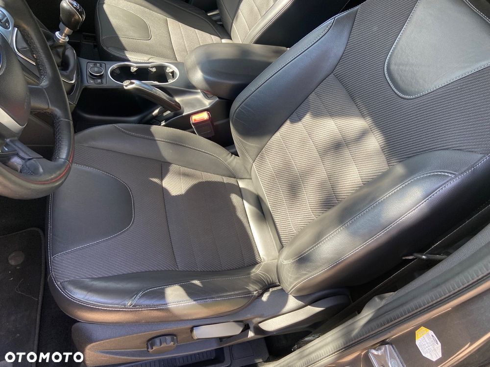 Ford Kuga 2.0 TDCi FWD Titanium - 16