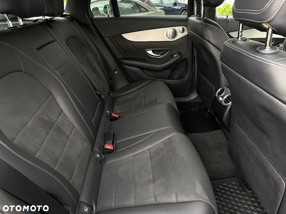 Mercedes-Benz GLC 220 d 4Matic 9G-TRONIC - 35