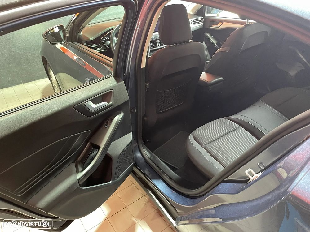 Ford Focus 1.0 EcoBoost S&S ACTIVE DESIGN - 31