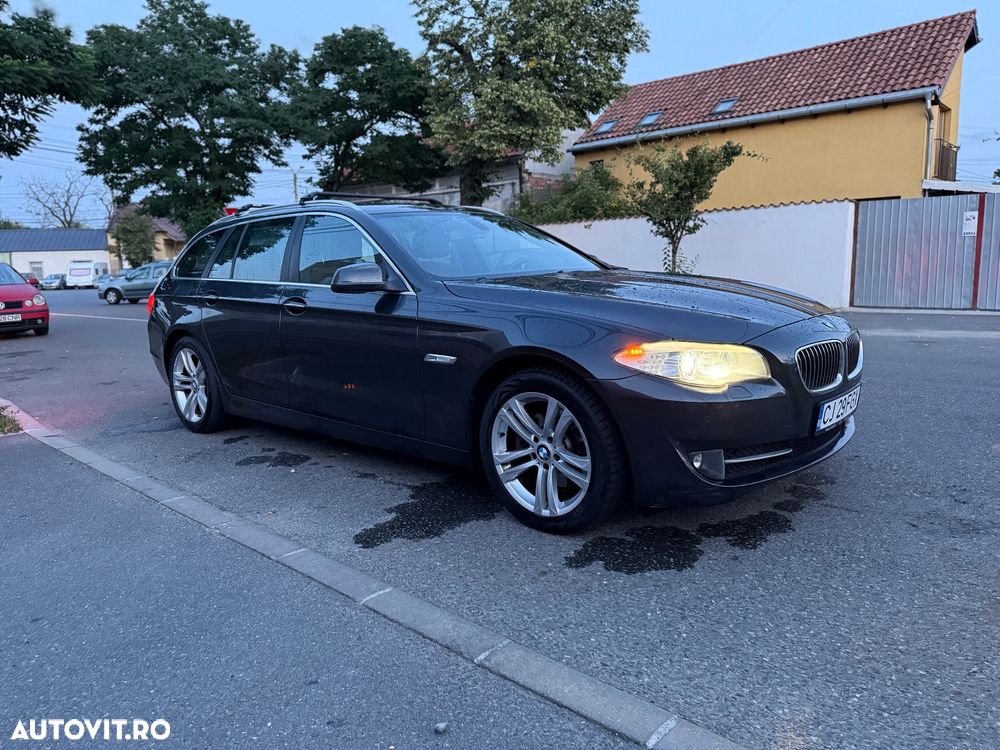 BMW Seria 5 520d Touring Aut. Luxury Line - 9