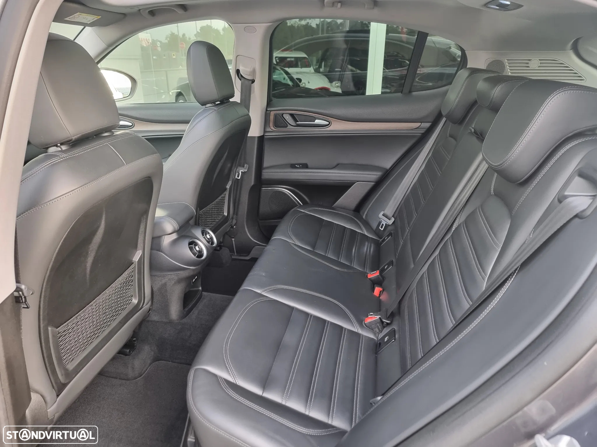 Alfa Romeo Stelvio 2.0 T First Edition AT8 Q4 - 31