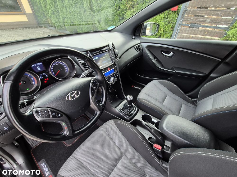 Hyundai i30 blue Kombi 1.6 GDi Passion - 23