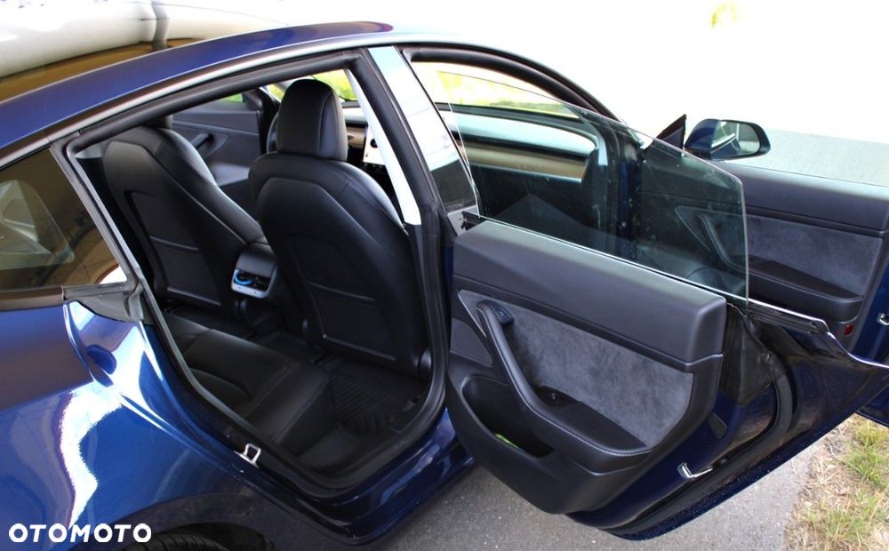 Tesla Model 3 - 17