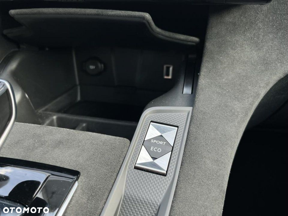 DS Automobiles DS 7 Crossback - 30