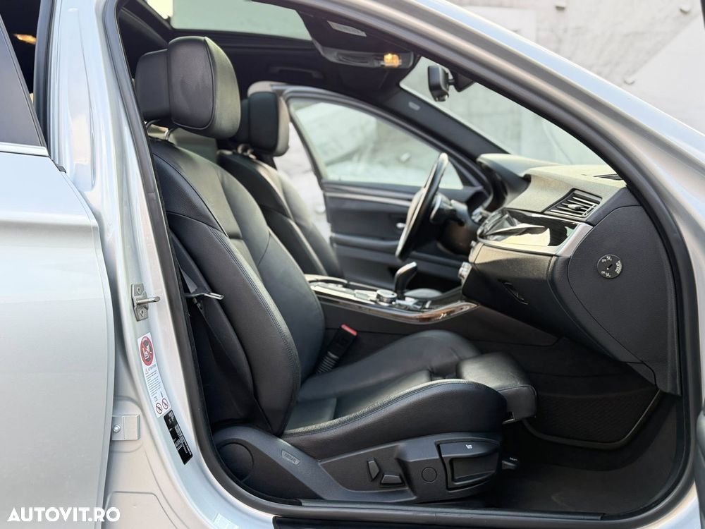 BMW Seria 5 525d xDrive Sport-Aut. Luxury Line - 35