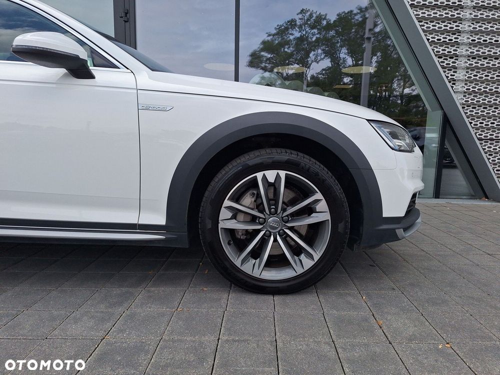 Audi A4 Allroad - 32