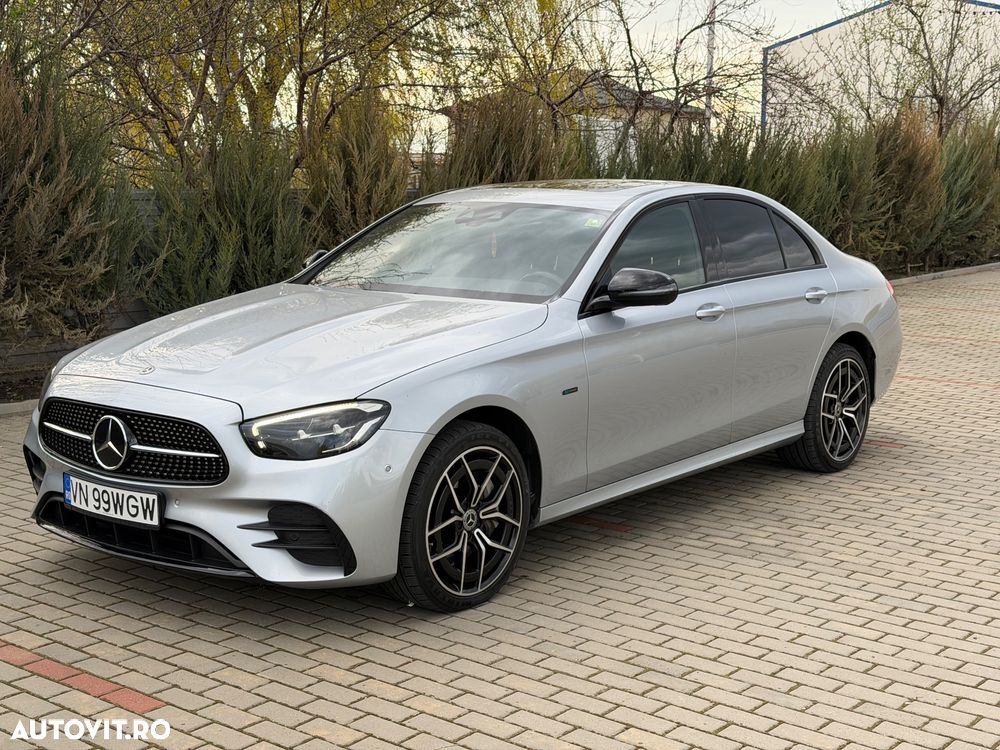 Mercedes-Benz E 300 de 4Matic 9G-TRONIC AMG Line - 4