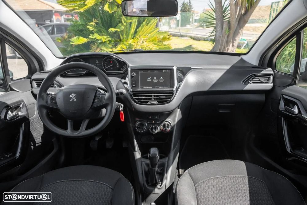 Peugeot 208 1.2 PureTech Signature - 9