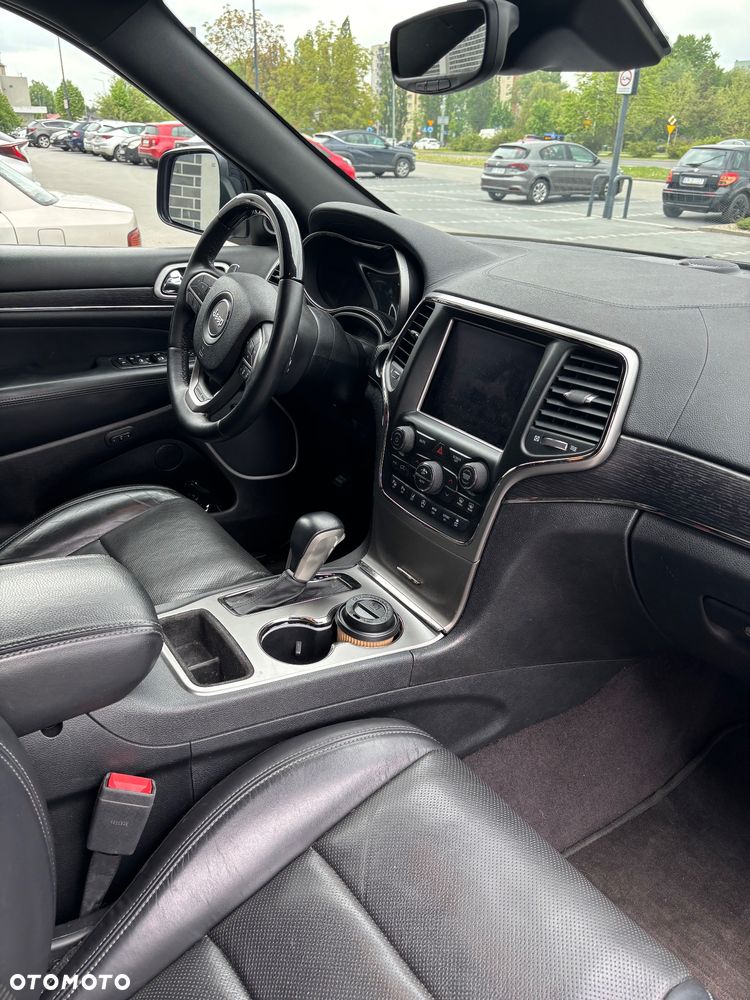 Jeep Grand Cherokee - 19