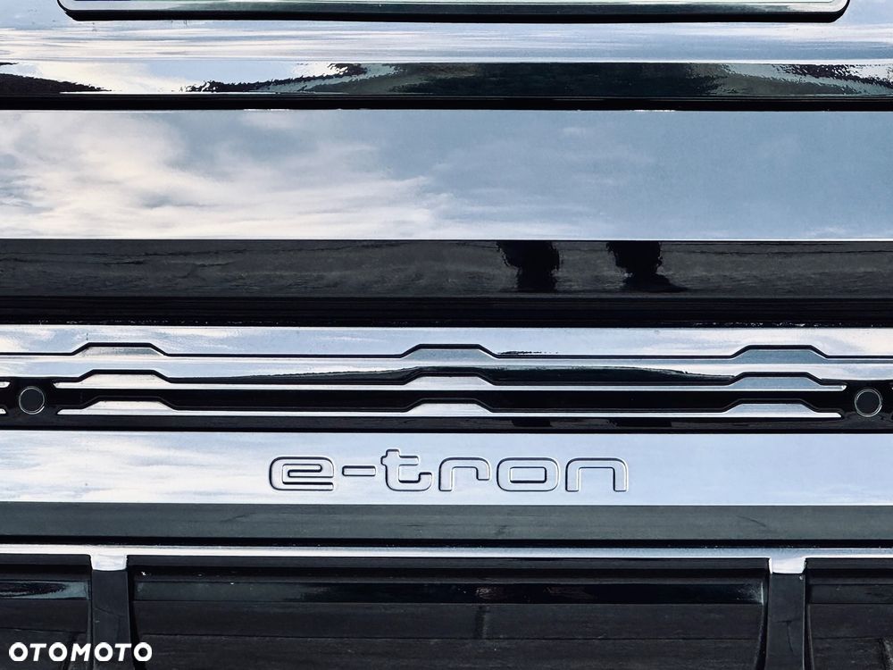 Audi Q8 e-tron 55 114kWh Quattro S Line - 12