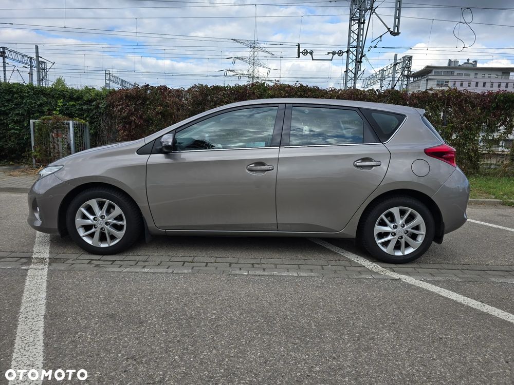 Toyota Auris 1.6 Premium MS - 5