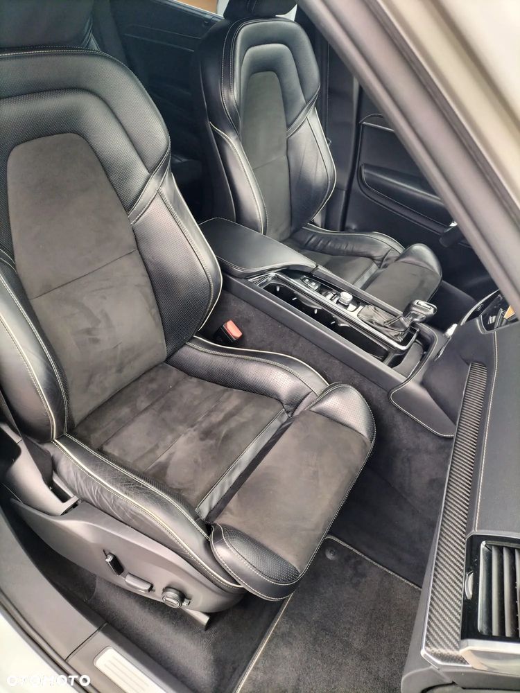 Volvo XC 90 D5 SCR AWD R-Design - 12