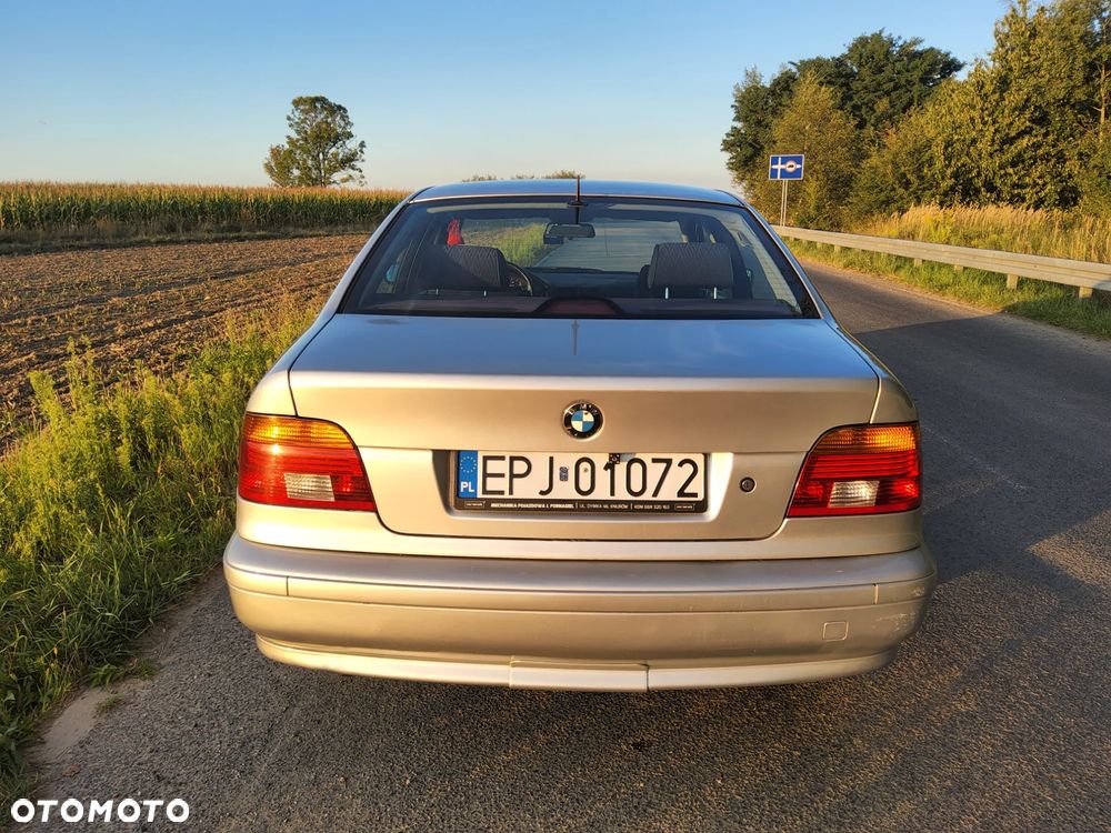 BMW Seria 5 520d - 22