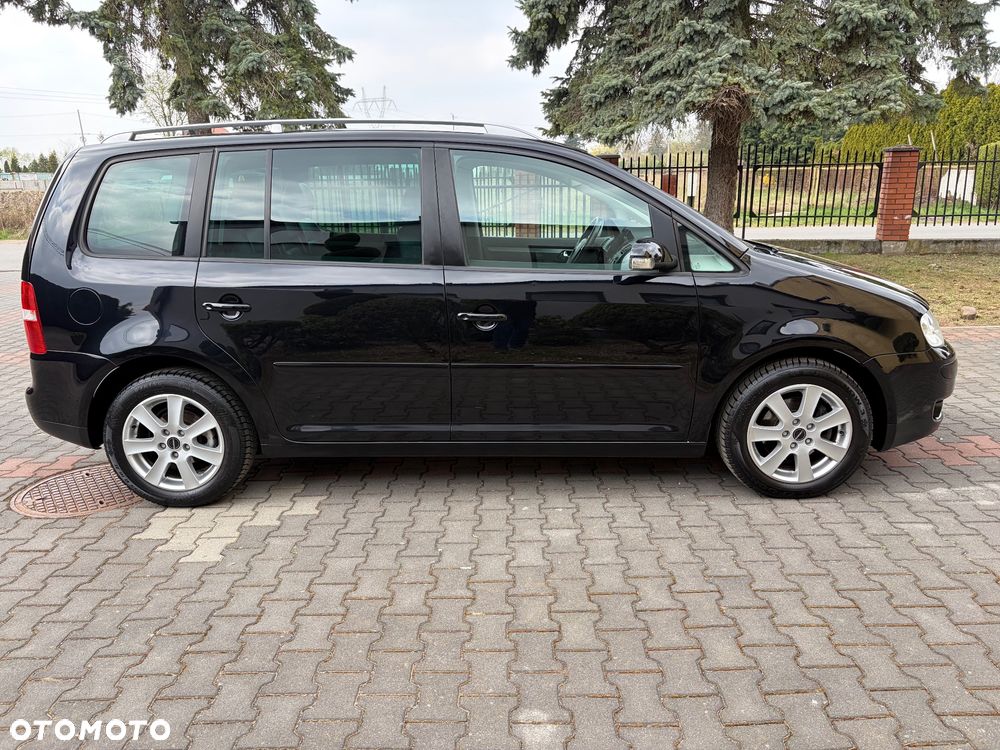 Volkswagen Touran 2.0 FSI Automatik Highline - 6