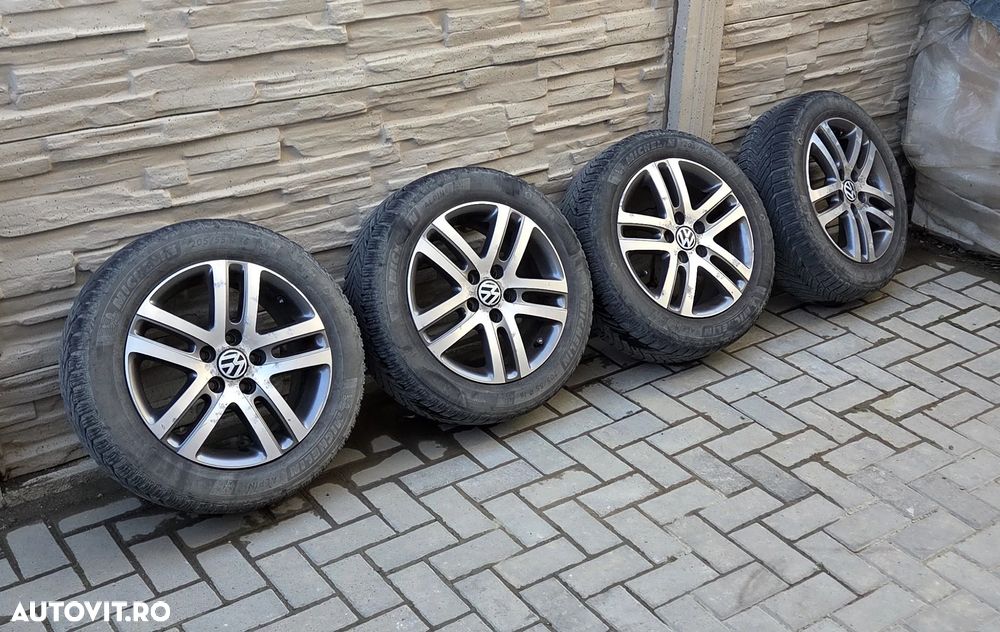Volkswagen Golf 1.6 TDI DPF MATCH - 40