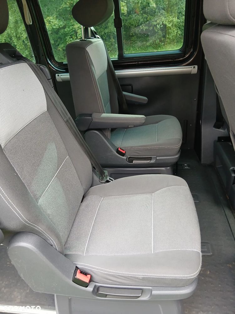 Volkswagen Caravelle - 8