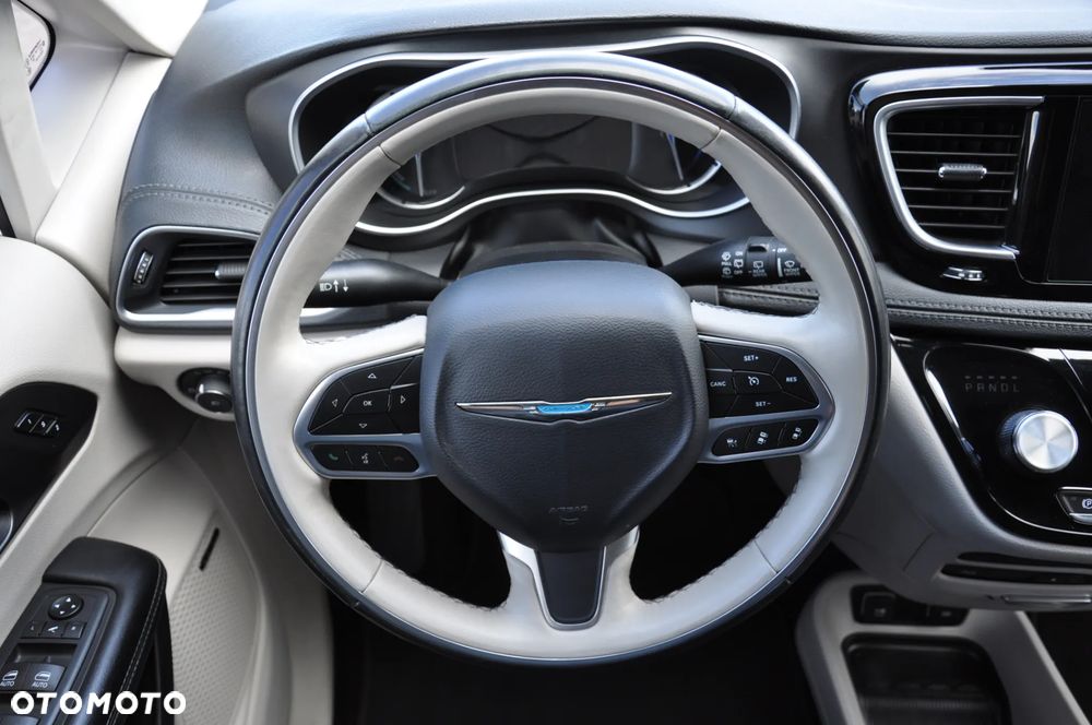 Chrysler Pacifica - 14