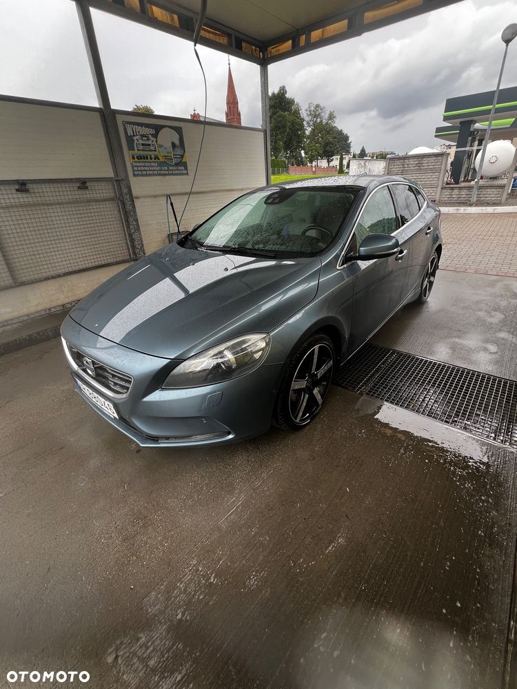Volvo V40 D2 Summum - 1