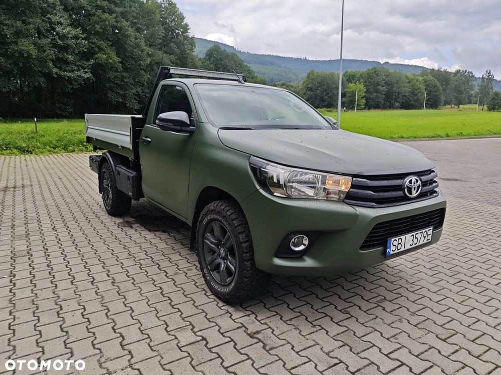 Toyota Hilux - 35