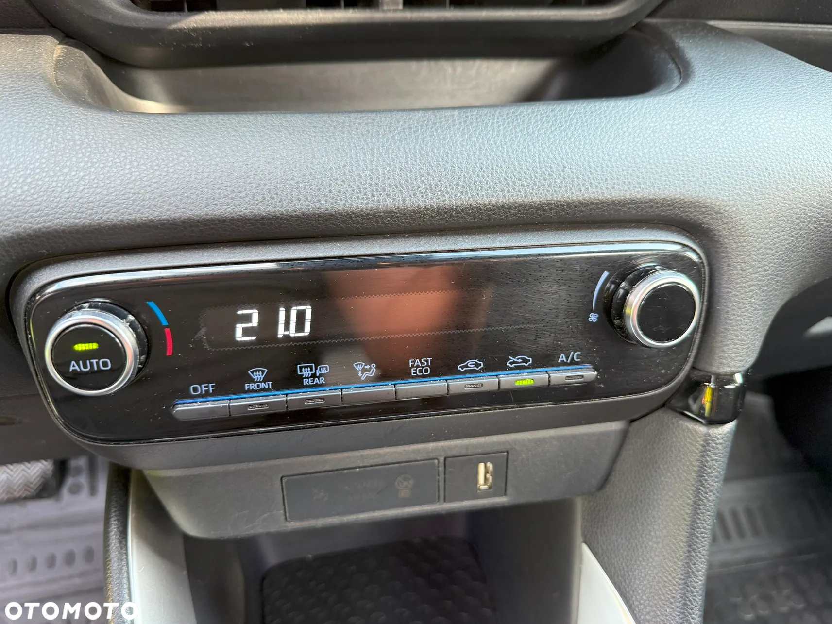 Toyota Yaris 1.5 Comfort CVT - 13