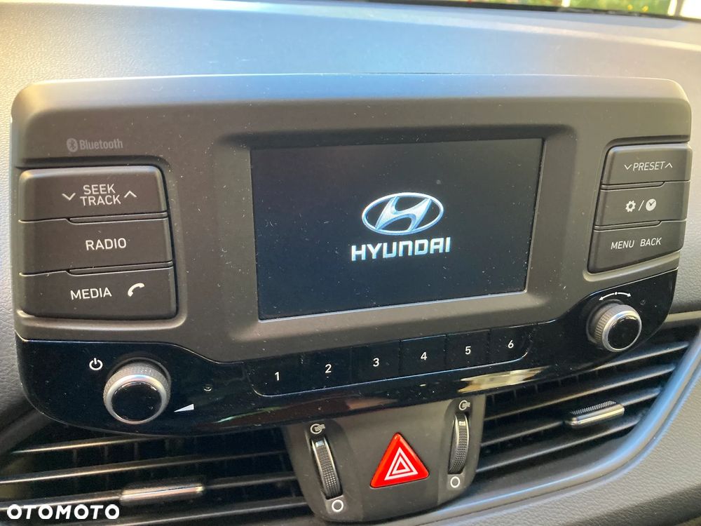 Hyundai i30 1.4 BlueDrive Classic + - 10