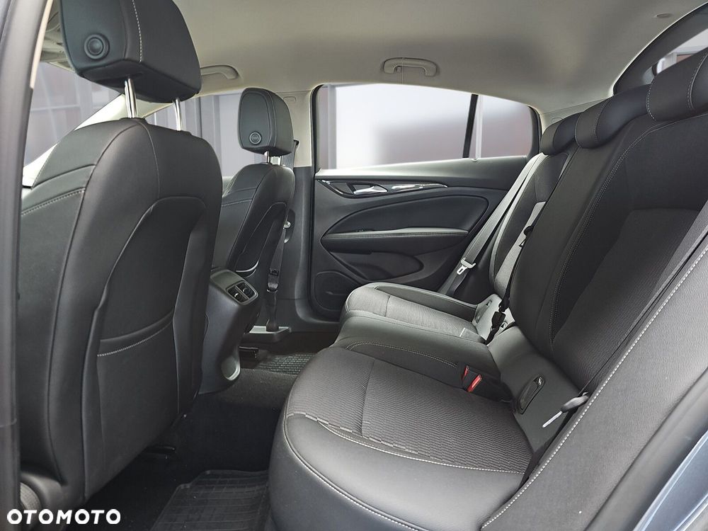 Opel Insignia 2.0 T Elegance S&S - 9