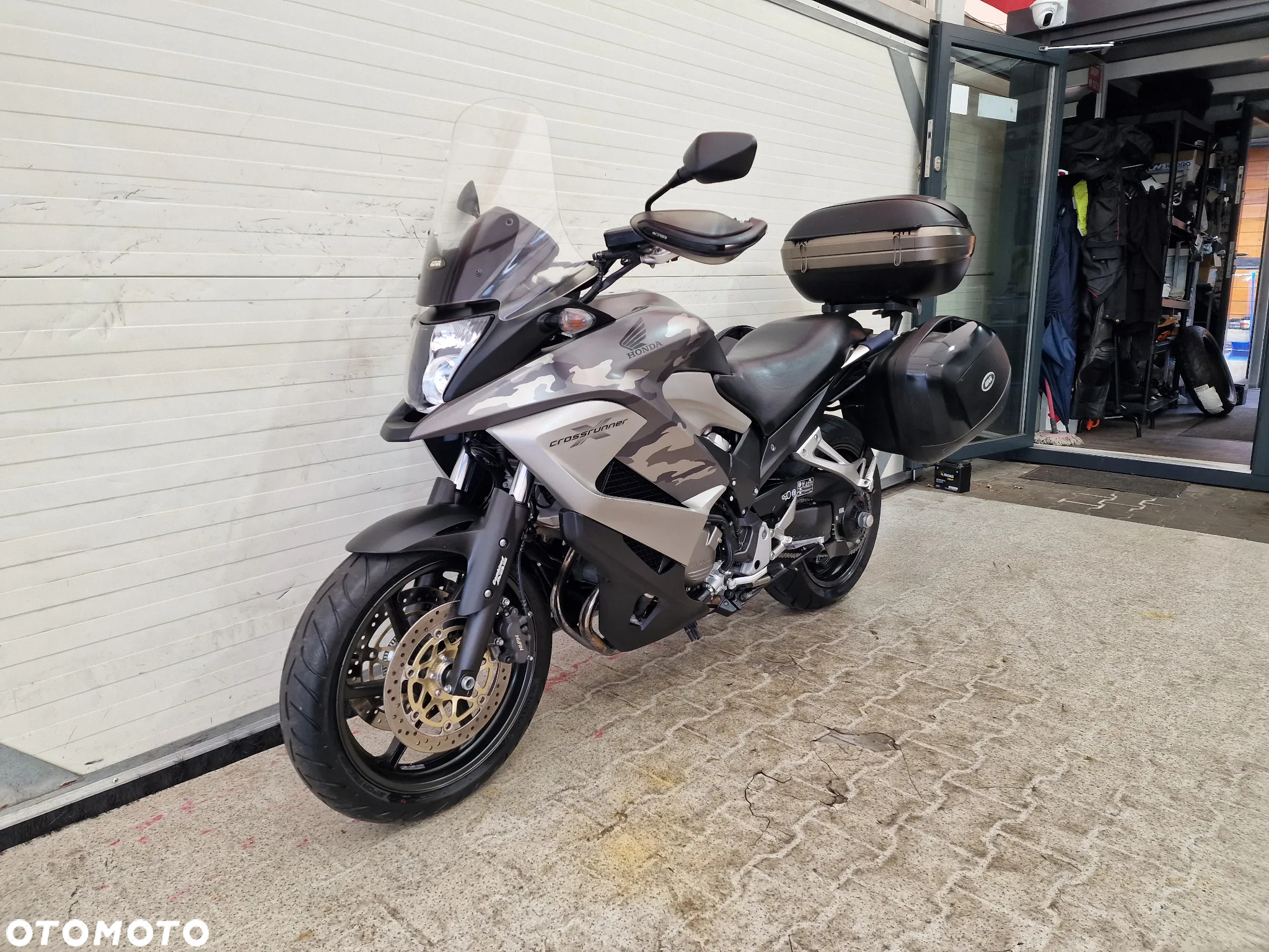 Honda VFR - 2
