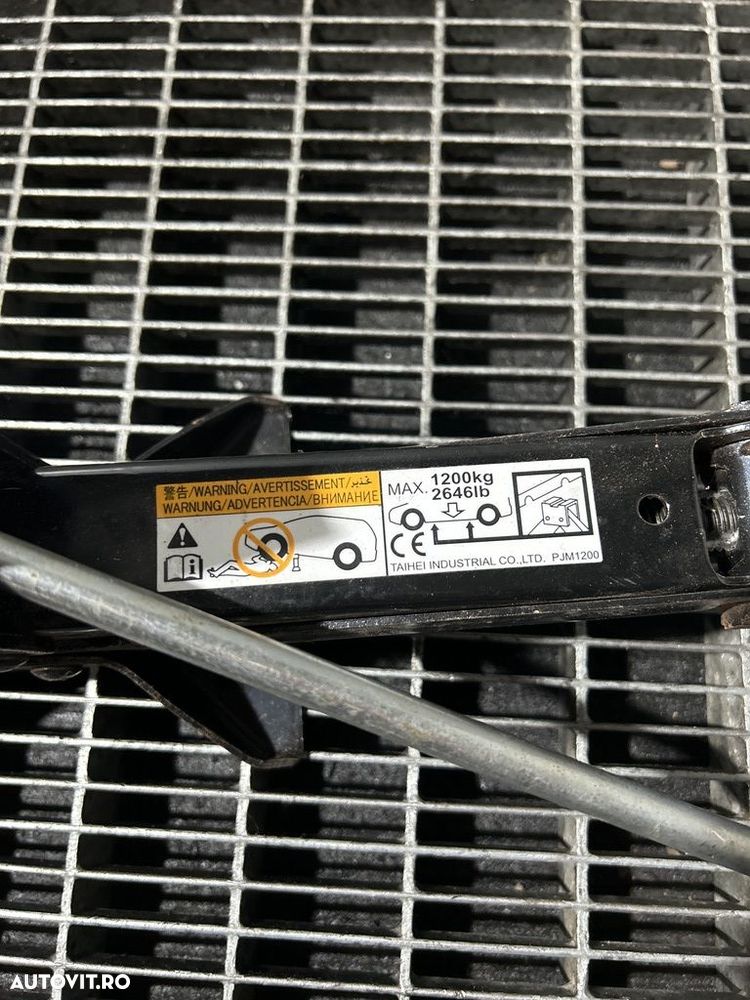 Cric Mitsubishi Outlander III 2012 - 2015 (1339) - 3